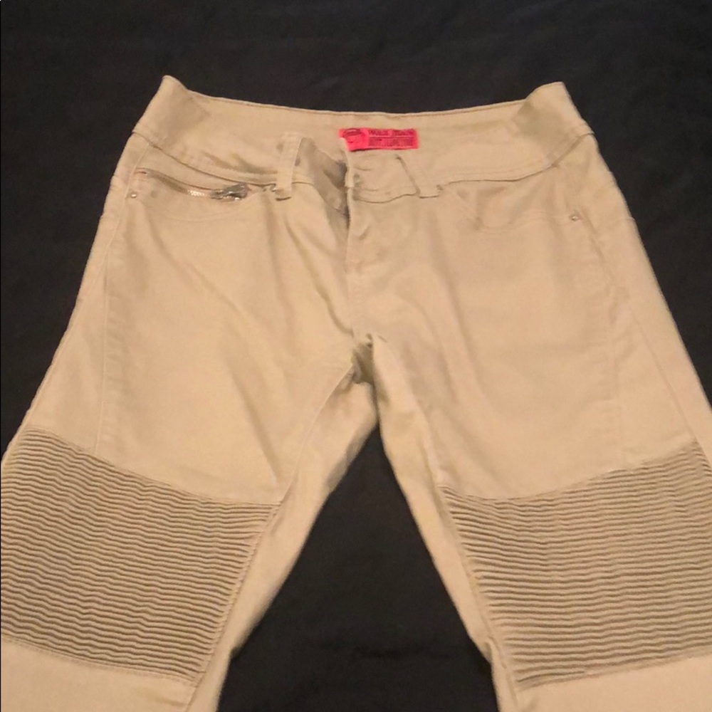 Edgy Khaki colored skinny jeans